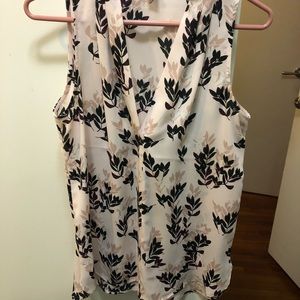 Light pink no sleeve blouse